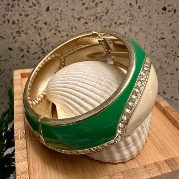 Green enamel and rhinestone bangle bracelet - Picture 2 of 6